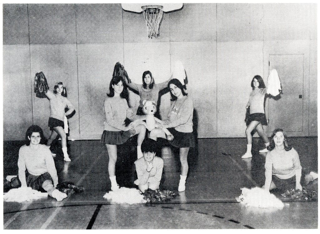1965-66 cheerleaders004